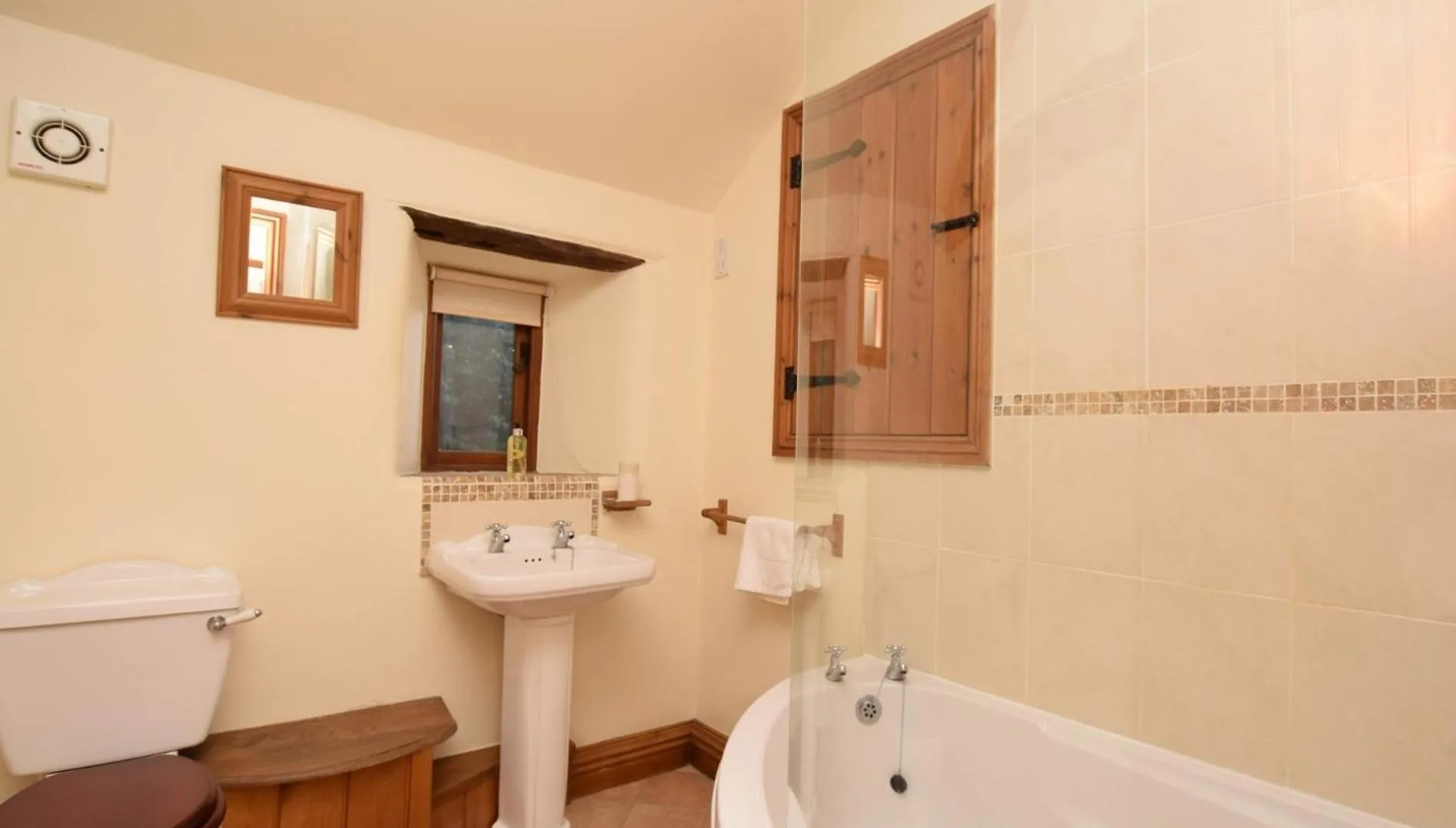 3 Bed In Hope Pk432 Villa Aston  Holiday home Aston (South Yorkshire)