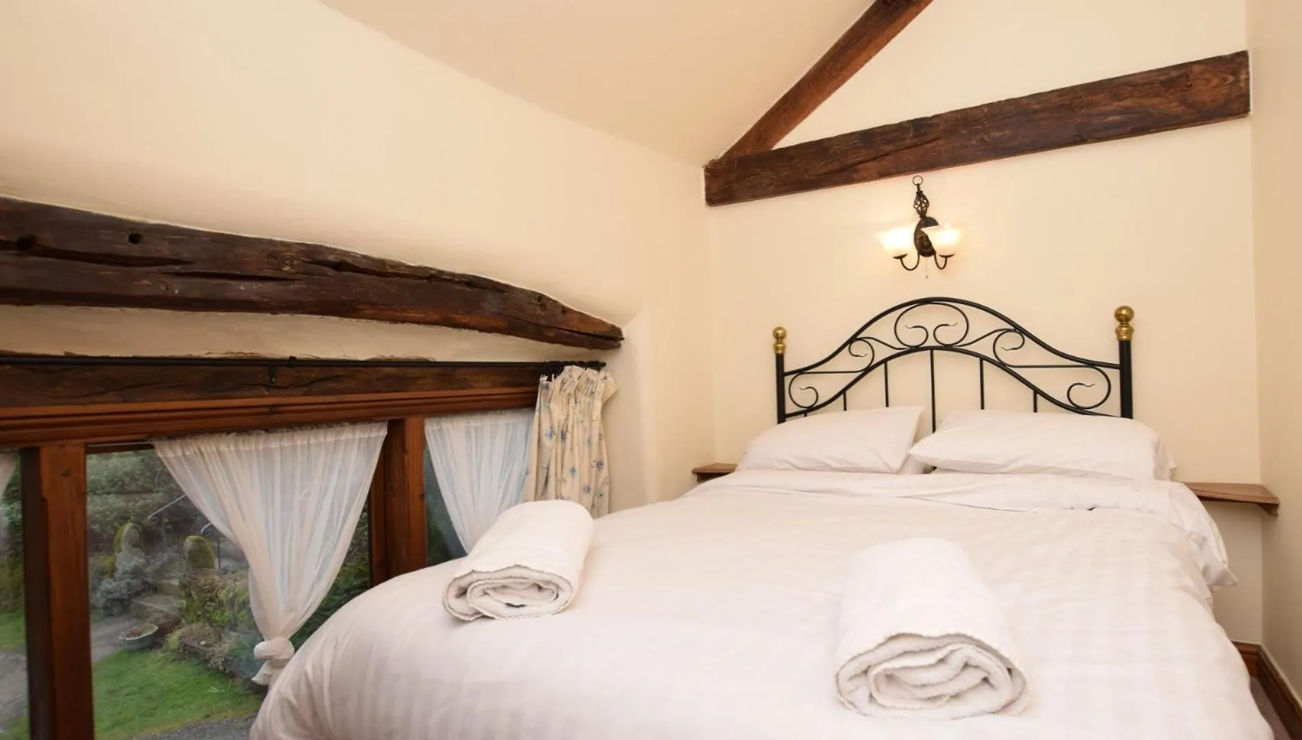 3 Bed In Hope Pk432 Villa Aston  Aston (South Yorkshire)